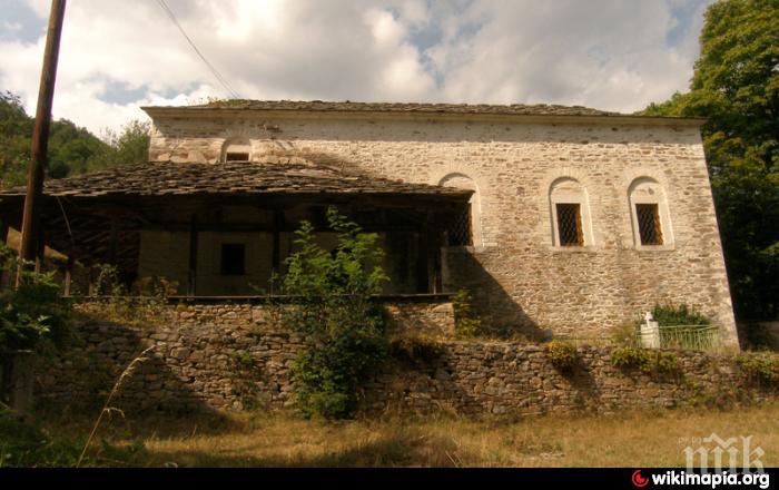 Старинни храмове отвориха врати благодарение на дарения
