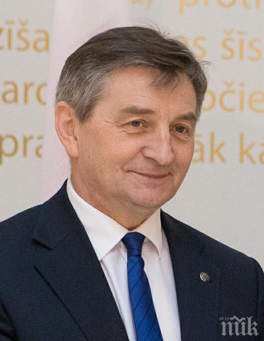 Правителствен самолет взе главата на шефа на полския парламент