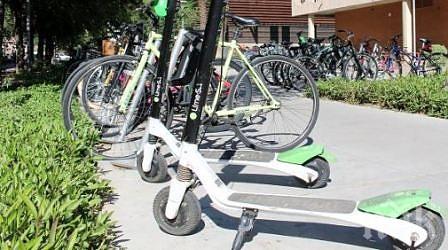 Първи паркинг в София за електрически тротинетки и велосипеди