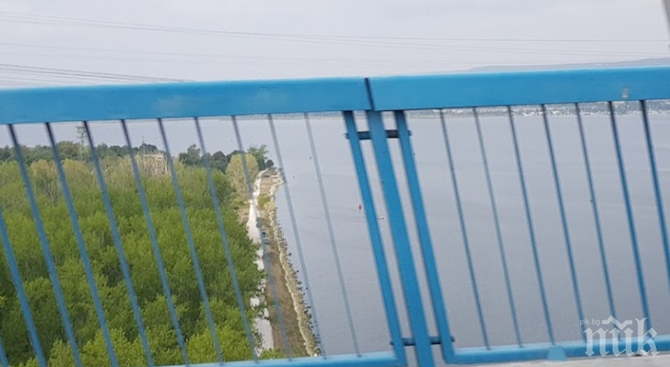 ИЗВЪНРЕДНО: Мъж загина след скок от Аспаруховия мост