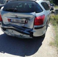 ВЕРИЖНА КАТАСТРОФА: Три коли се удариха на пътя за Гърция