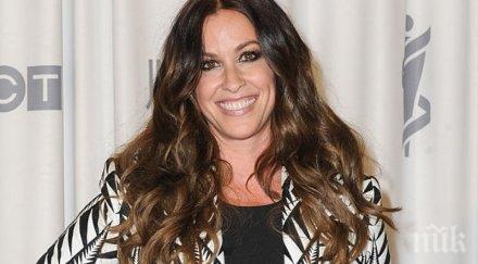 аланис морисет стана майка години