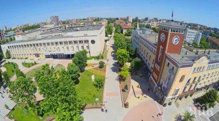 фасада сграда центъра хасково срути пострадали