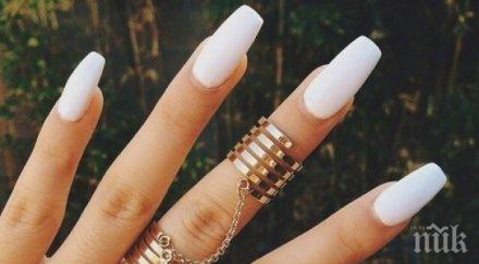 дами нюанси лак нокти подчертават тена