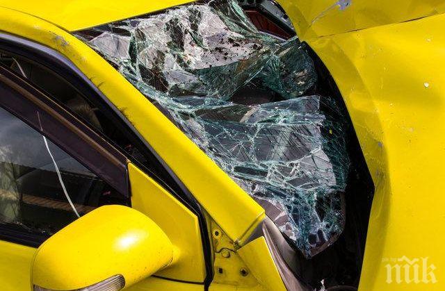 Тежка катастрофа с колата на най-известния таксиджия във Ивайло Тепата