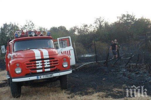Пожар гори в района на дупнишкото село Тополница