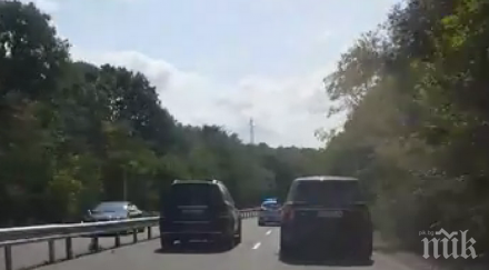 прави вижте два мощни джипа караха патрулка позволи шпорят бесни видео