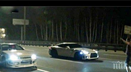 акция полицията гонките пътя подпукаха мощните състезатели