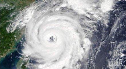 властите япония призоваха 580 000 души евакуират заради тайфуна кроса