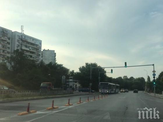 Във Варна усмиряват джигитите с колчета по булеварда