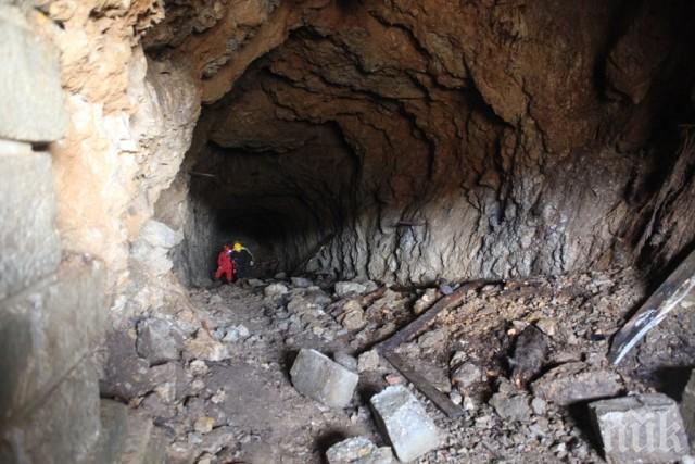 20 спасители вадят двама пещерняци, блокирани в полските Татри