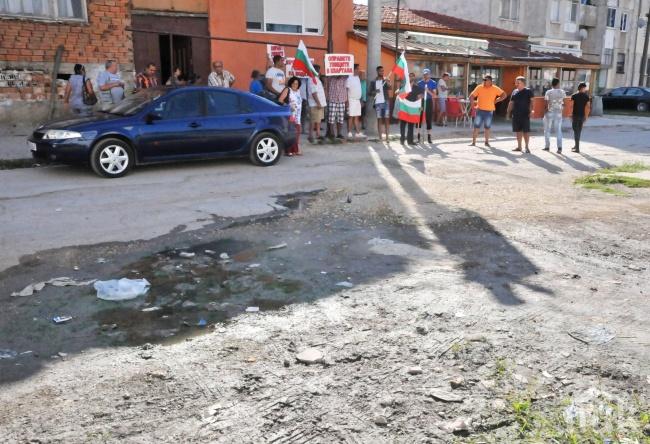 Стотина роми опитаха да блокират главния път Силистра - Шумен