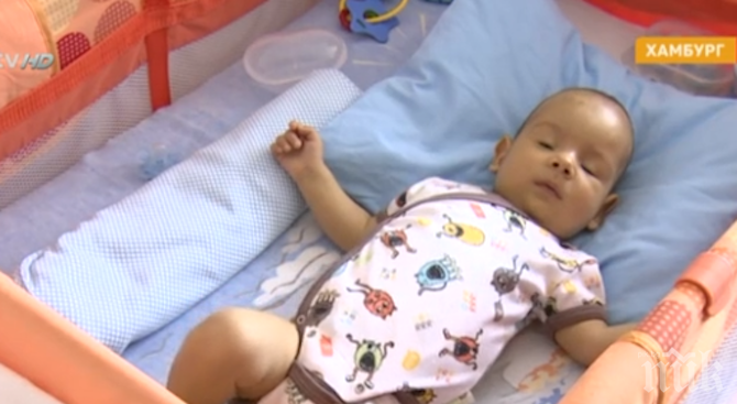 Животоспасяваща трансплантация на бебето Алекс премина успешно - дарители му събраха половин милион лева за две седмици