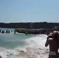 Силен вятър запрати туристи с парашут на дърво край „Каваци” (ВИДЕО)