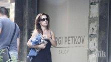 САМО В ПИК И "РЕТРО": Бременна ли е Биляна Гавазова? (ПАПАРАШКИ СНИМКИ)