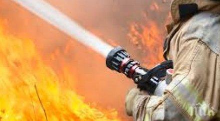 тиган запали апартамент варна горящи отломки помляха кола