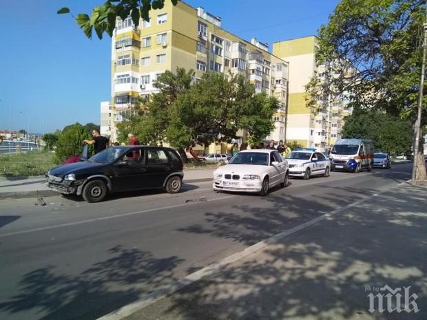 Екшън във Варна: Полицаи гониха пиян джигит без книжка с БМВ, дете пострада