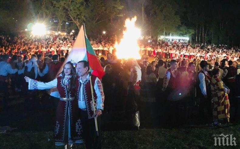 20 хиляди пяха с Иван Дяков и дъщеря му на фестивала в Жеравна (СНИМКИ)