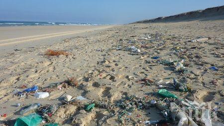 Пластмасовите отпадъци на половин Европа достигат черноморското ни крайбрежие