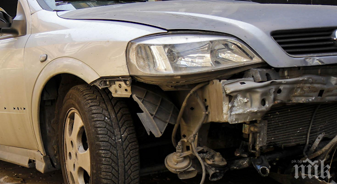ДОКОГА: Пиян с крадена кола предизвика катастрофа в Харманли