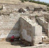 НАХОДКИ: Уникална стена и две скулптури откриха археолозите в Хераклея Синтика