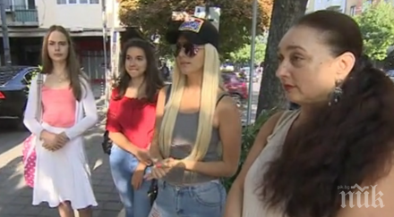 родители скочиха защита директорката музикалното училище