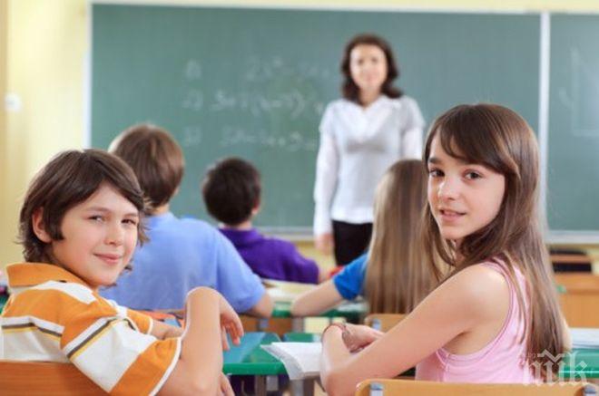 НЯМА КАДРИ: Училищата в България търсят 1000 нови учители