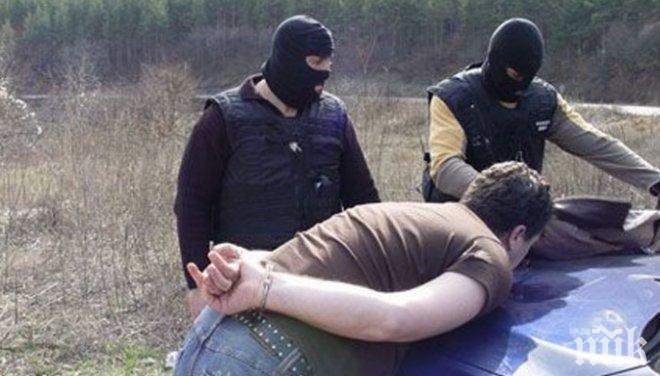 Спецакция в Бургас! Арестуваха 35-годишен с много наркотици