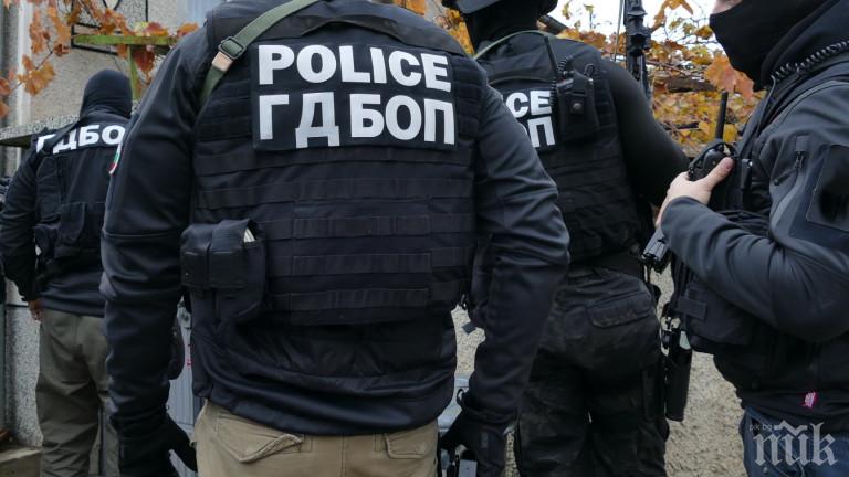 ИЗВЪНРЕДНО И САМО В ПИК: Ударна акция на спецпрокуратурата и ГДБОП в Бургас. Арестуван висш държавен служител, текат претърсвания