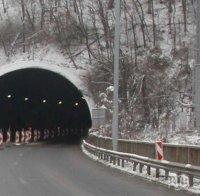 ВАЖНО! Вкарват трафика на тунел „Топли дол“ в една тръба