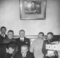 Соросоиди пренаписват историята ни