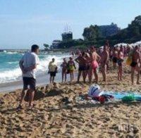 ОТ ПОСЛЕДНИТЕ МИНУТИ: Мъртвото течение дави деца и спасители край Синеморец