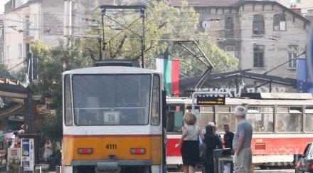 снимката снимките мая манолова бяга ива николова мята трамвай