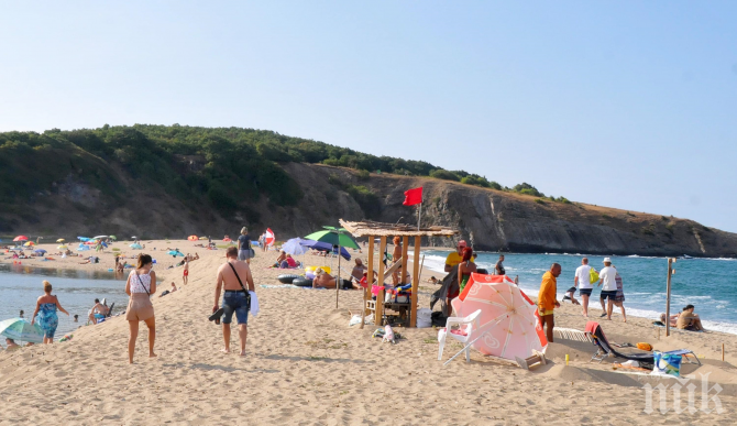 Разложен труп изплува от морето край Синеморец 