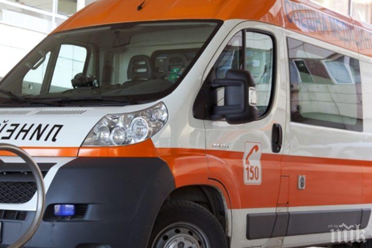 Автобус помете 15-годишна пешеходка, момичето е с опасност за живота