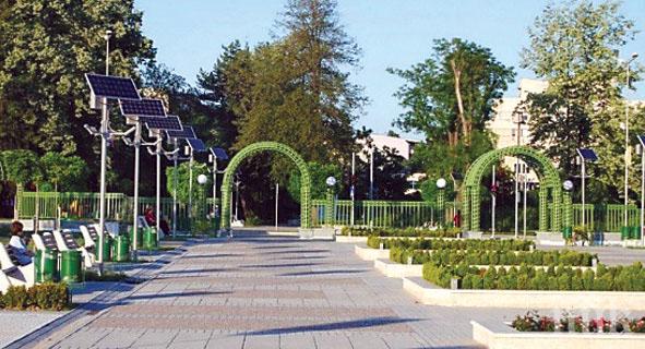 Тийнейджъри пребиха мъж, влязъл с автомобил по алеите на парк „Арпезос“