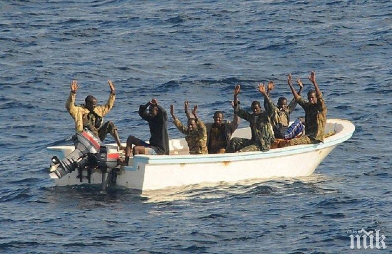 Френските власти заловиха 13 мигранти, плаващи с лодка към Великобритания