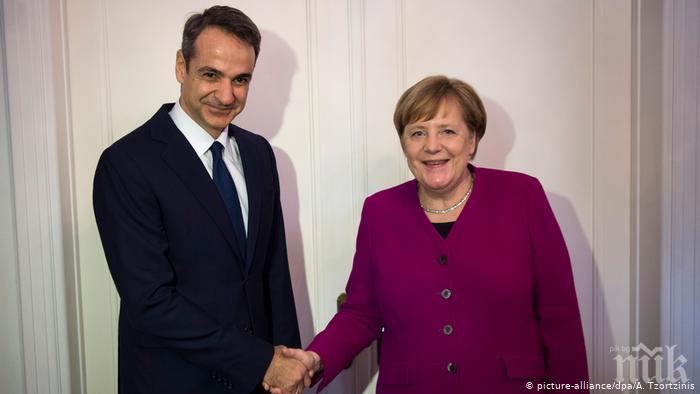 Мицотакис увери Меркел, че ще спазва Преспанския договор