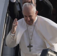 Папата пристигна в Мозамбик