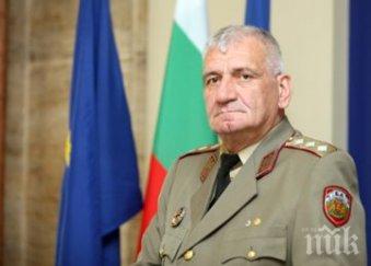 началникът отбраната ген андрей боцев търсим млади пилоти новите изтребители
