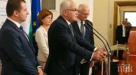 ексклузивно пик четирима депутати атака напускат обединени патриоти отговори валери симеонов