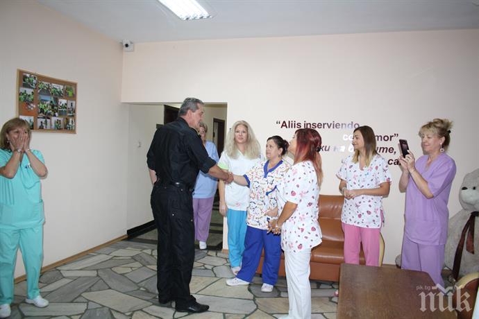 Министър Младен Маринов благодари на служителите на Дома за медико-социални грижи за деца в Стара Загора