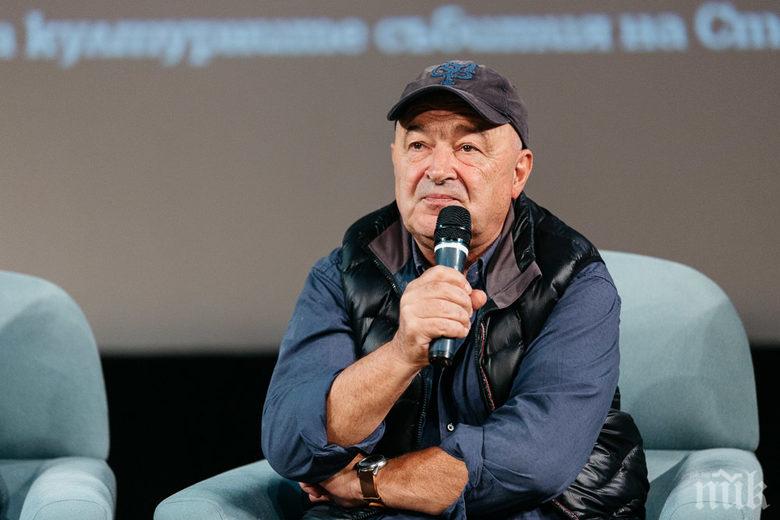 ПЪТНА ДРАМА: Известният български режисьор Петър Попзлатев пострада при тежка катастрофа на път за Гърция