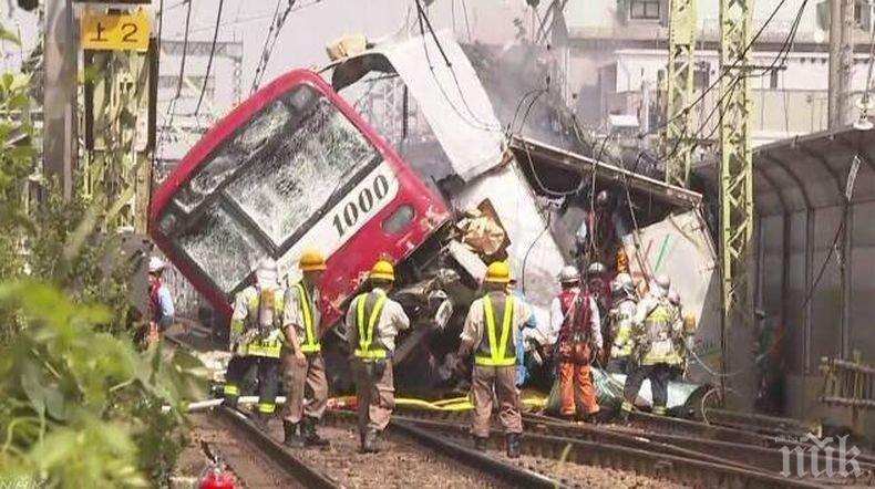 Инцидент: Влак дерайлира след катастрофа с камион в Япония