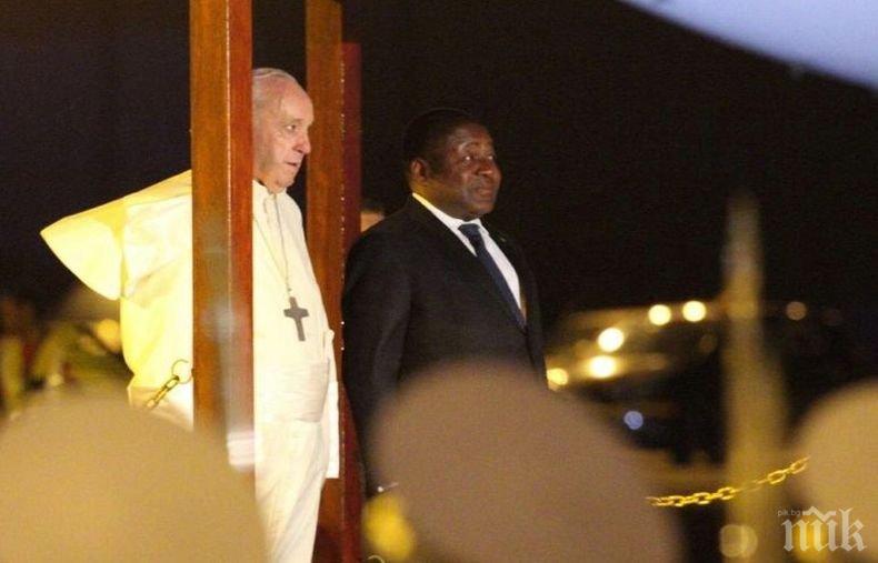 Започна визитата на папа Франциск в Мозамбик