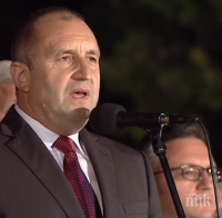 Радев с популистка реч в Деня на Съединението - отново влезе в ролята на опозиционен говорител