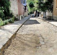 Дупки се отвориха в Стария град в Пловдив