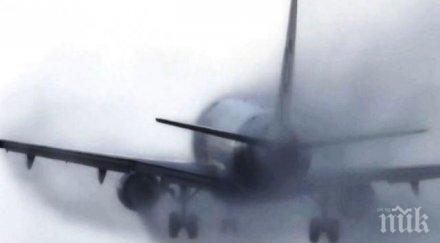 екшън небето самолет горящ двигател кацна аварийно малдивите