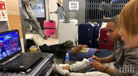 блокирани близо 000 души прекараха нощта летището токио заради тайфуна факсай