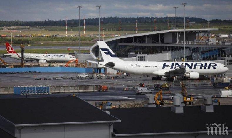 Самолет кацна аварийно заради починал пътник на борда